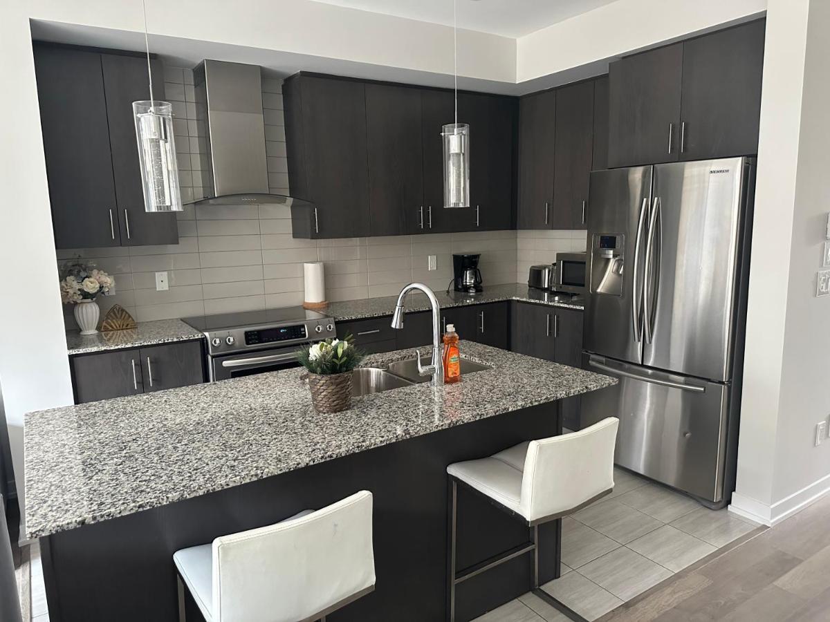 Modern Townhouse, Vaughan, Ontario, Canada 外观 照片